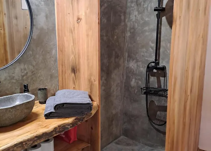 Casa Azorina - Casas Florescer * Fajazinha